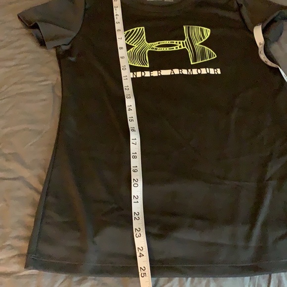 NWOT. UA tee. - Picture 4 of 5